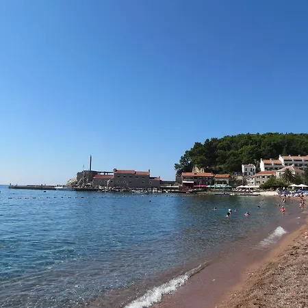 Seashore * بودغوريتْسا